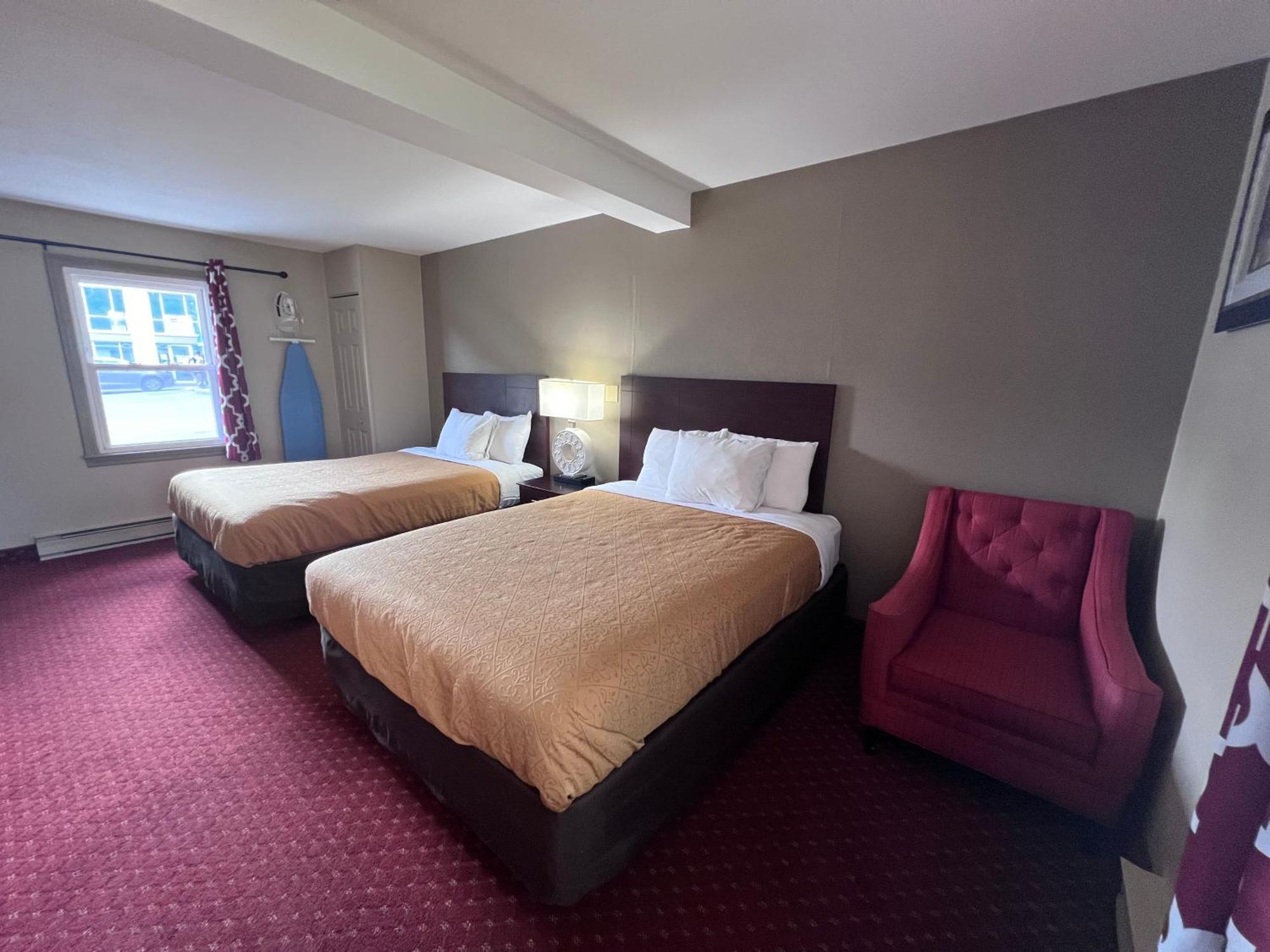 Rodeway Inn & Suites Hershey Exterior photo