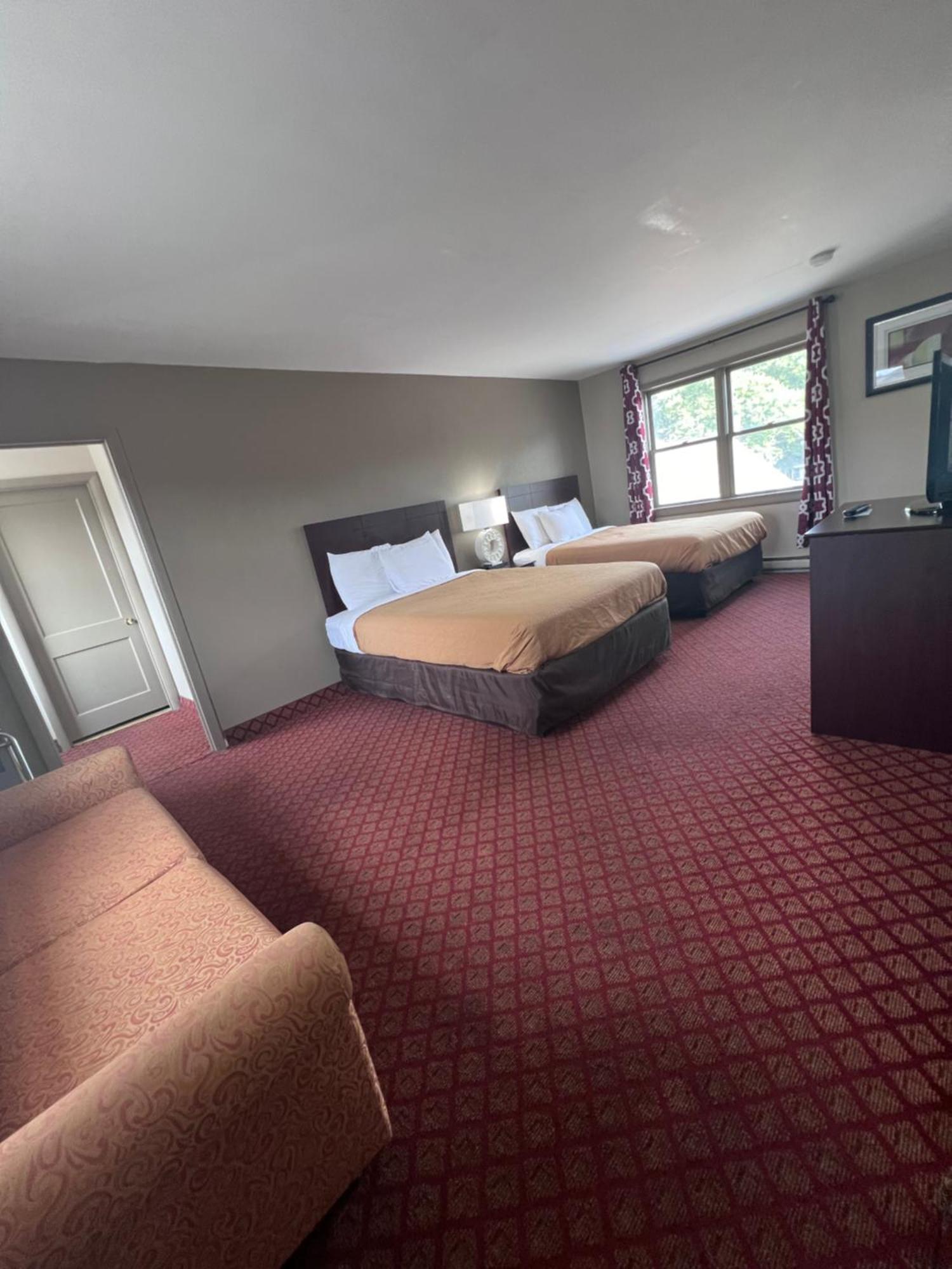 Rodeway Inn & Suites Hershey Exterior photo