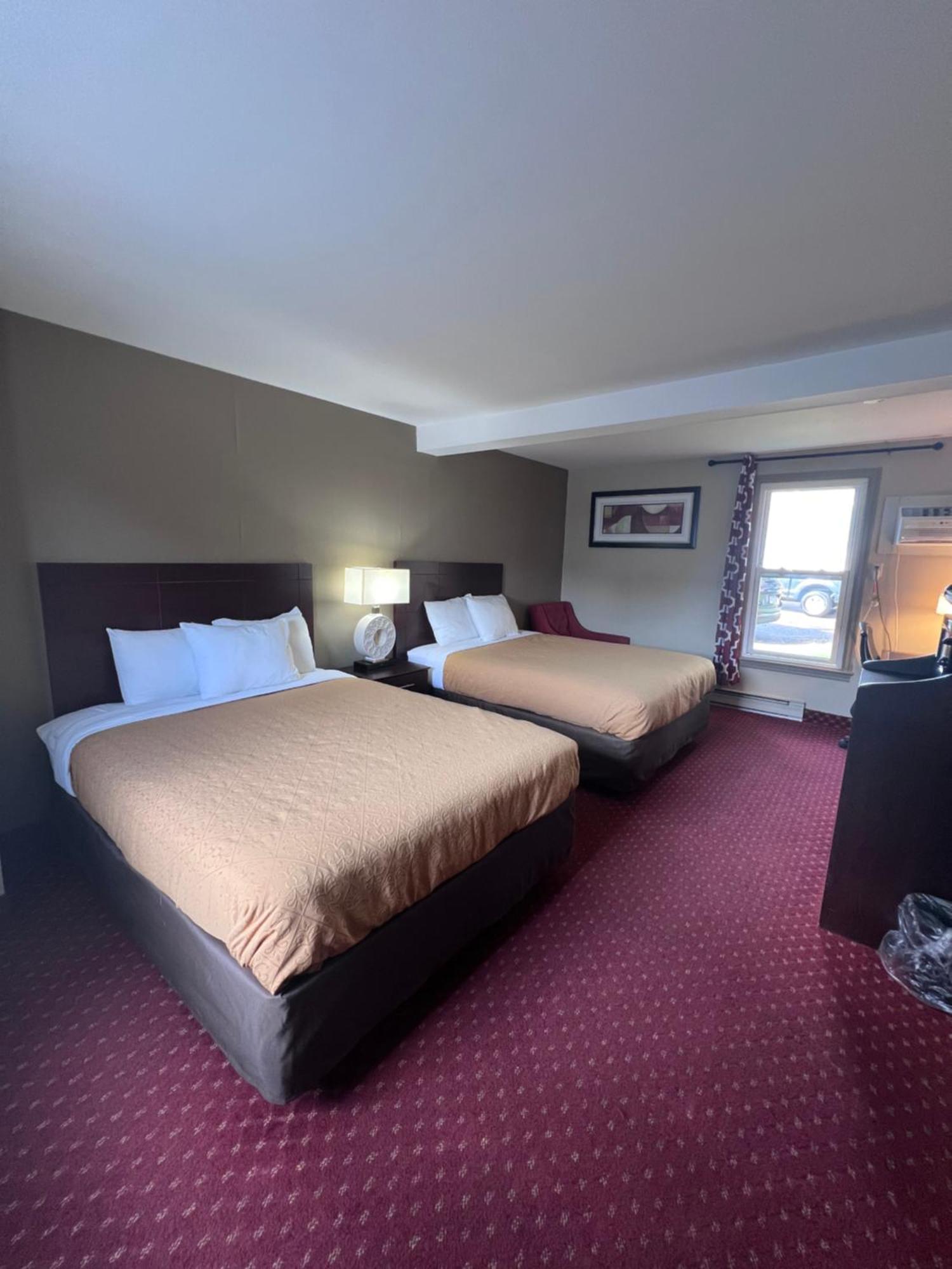 Rodeway Inn & Suites Hershey Exterior photo
