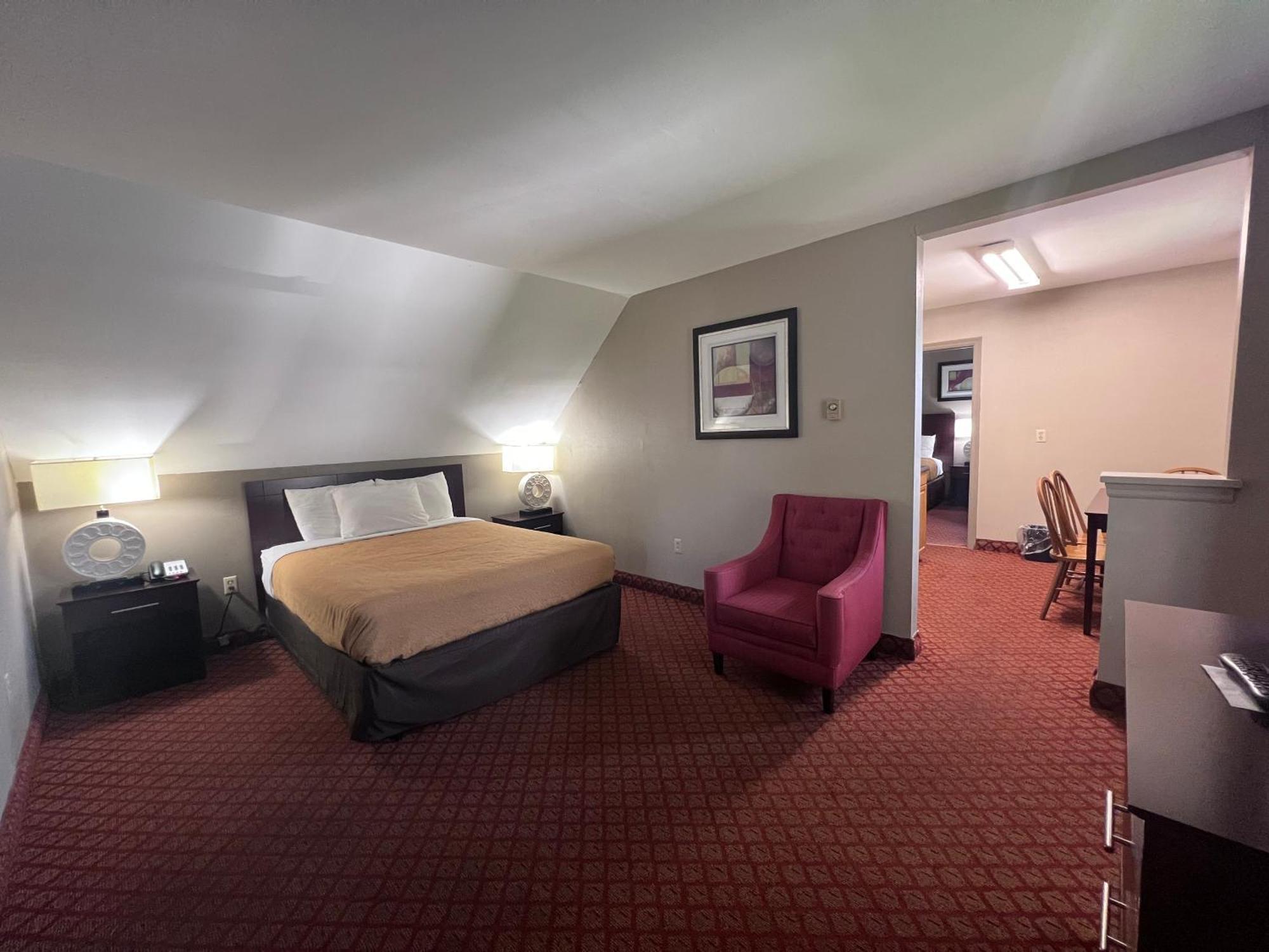 Rodeway Inn & Suites Hershey Exterior photo