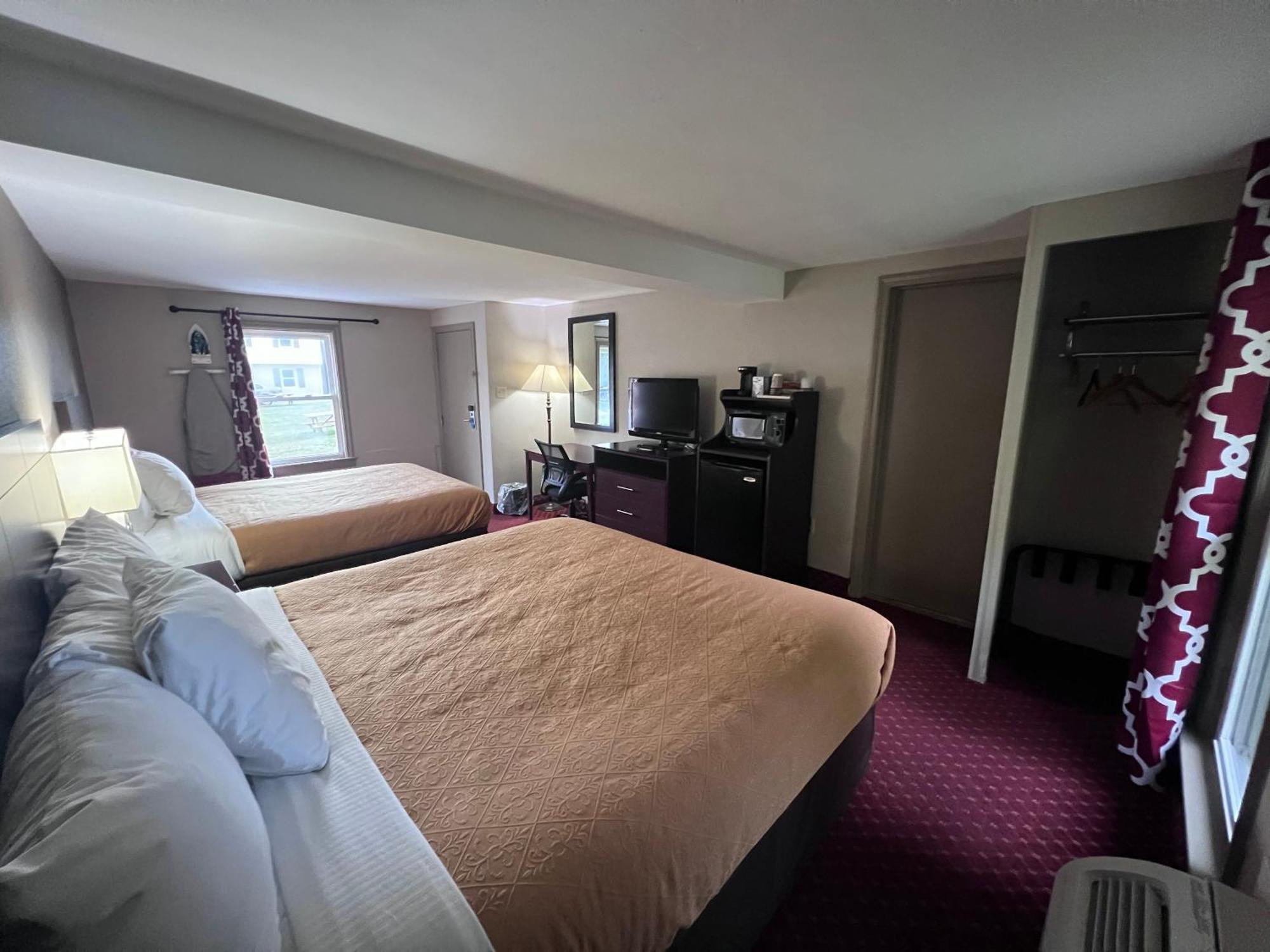 Rodeway Inn & Suites Hershey Exterior photo