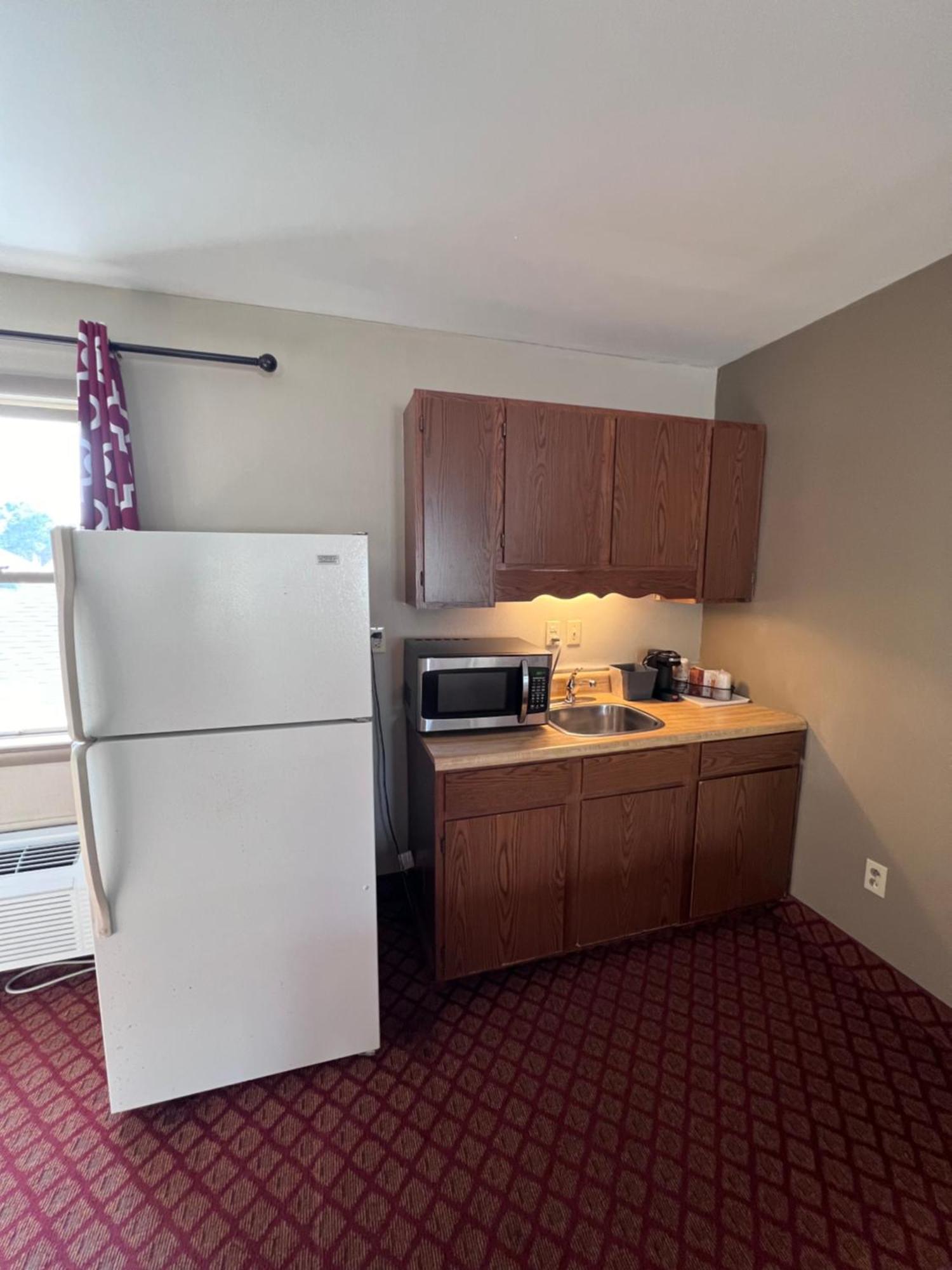 Rodeway Inn & Suites Hershey Exterior photo