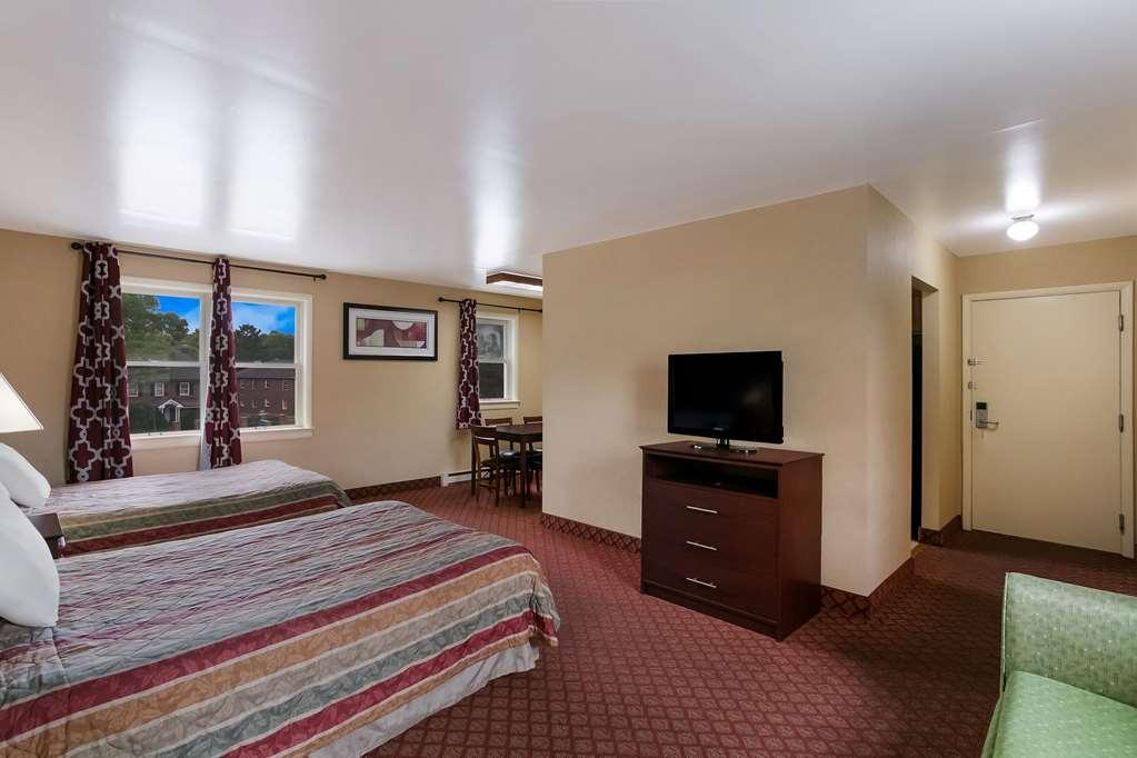 Rodeway Inn & Suites Hershey Room photo