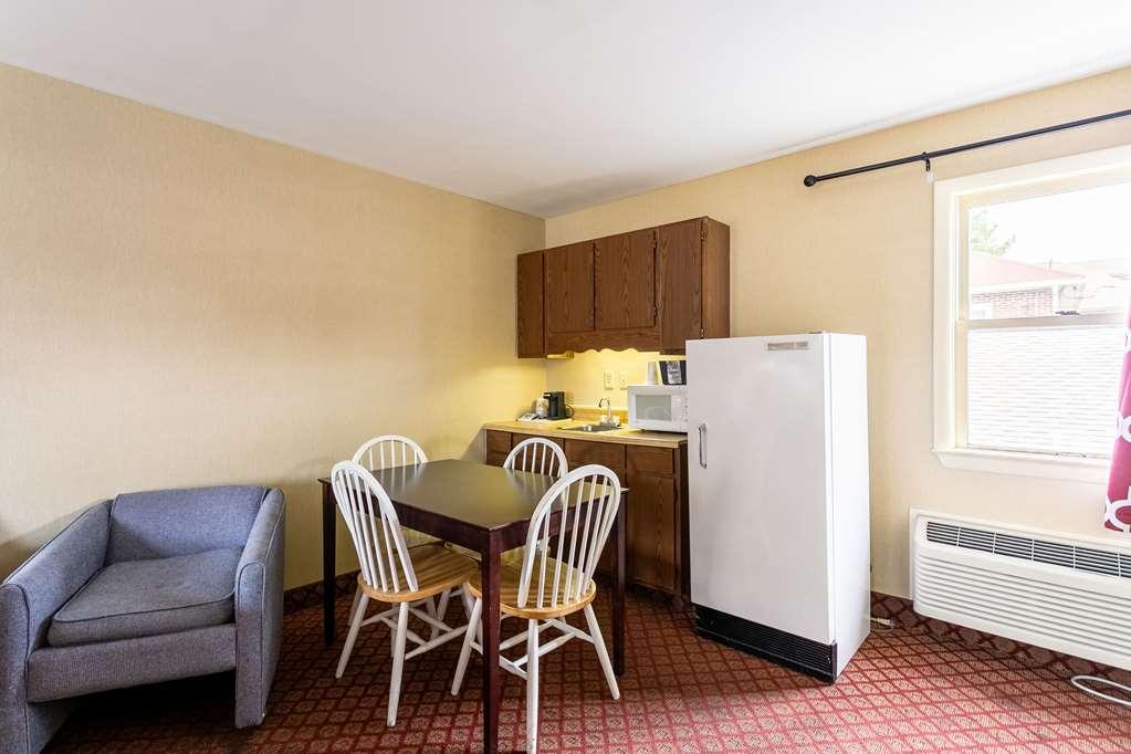 Rodeway Inn & Suites Hershey Room photo
