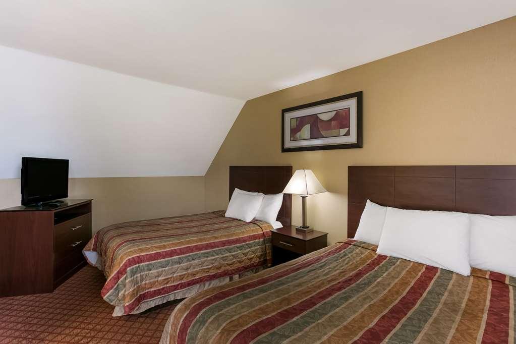 Rodeway Inn & Suites Hershey Room photo
