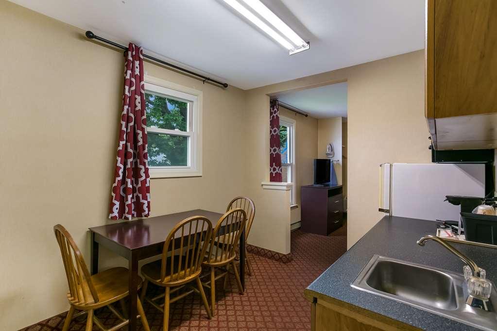 Rodeway Inn & Suites Hershey Room photo